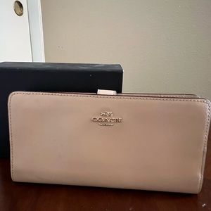 Coach cream wallet with zip coin pouch
